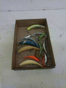 lot 166 image: Box of 15 Vintage Fishing Lures - Assorted Colors and Designs