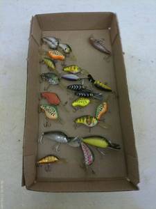 lot 167 image: Lot of 20 Vintage Fishing Lures in Original Box