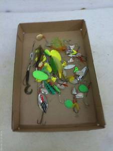 lot 171 image: Assortment of Fishing Lures - Colorful Variety