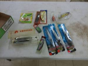 lot 191 image: Assortment of Fishing Lures - Mixed Types and Styles
