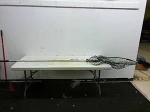 lot 244 image: Used Beckman Fishing Net with Long Handle - Green Telescoping