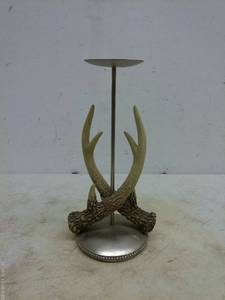 lot 268 image: Antler Candle Holders with Metal Base(set of two)