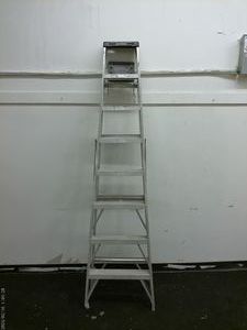 lot 415 image: Kruzer Aluminum Stepladder with 6 Steps - Made in the USA