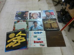 lot 424 image: Collection of Vintage Vinyl Records from Various Artists