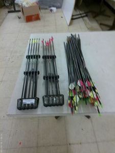 lot 435 image: Lot of Archery Arrows with Assorted Fletching Colors