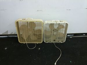 lot 440 image: Set of 2 Vintage Box Fans