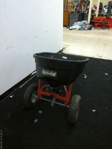 lot 412 image: Agri-Fab Tow Behind Broadcast Spreader - Lawn Care Equipment