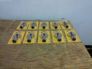 lot 516 image: Set of 10 Hunters Special Reserve Deer Lures (5 Doe and 5 Buck Urine)