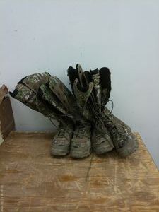 lot 543 image: 2 pairs Irish Setter Mens 9.5 D Camo Hunting Boots - Used