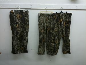 lot 553 image: Set of 3 Camouflage Fleece Pants - Sizes 2XL2TG
