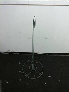 lot 384 image: Decorative Garden Plant Hanger with Scroll Design