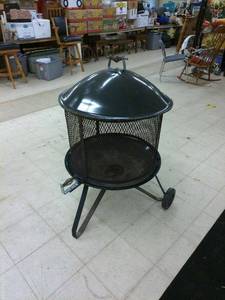 lot 385 image: Vintage Metal Outdoor Fire Pit with Mesh Cover