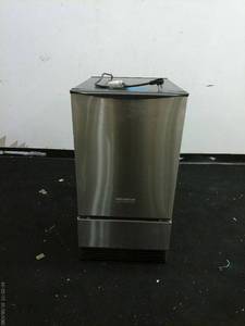 lot 386 image: KitchenAid Ice Maker Model KUIS158NNSS1 - Stainless Steel Finish