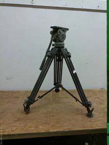 lot 656 image: Miller DS-20 Heavy-Duty Tripod with Digital Support