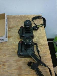lot 686 image: Pair of Nikon D80 Digital Cameras with Lenses