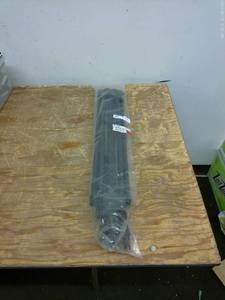 lot 687 image: Complete Manfroto Tri-pod Assembly Leg - R545.04