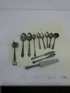 lot 306 image: Collection of 10 Vintage Silver Plated Serving Utensils