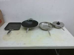 lot 365 image: Mixed Lot of 4 Cooking Pans and a Wok