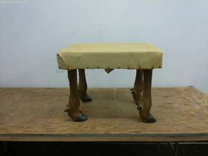 lot 7 image: Unique hunters foot rest