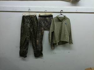 lot 597 image: 3-Piece Camouflage Hunting Outfit - Size XL