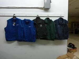 lot 600 image: Lot of vests size 2xl