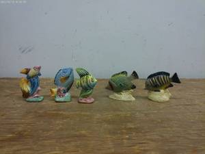lot 614 image: Set of 5 Vintage Hand-Painted Fish Figurines