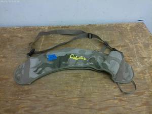 lot 622 image: Cabelas Camouflage Hunting Waist Sling