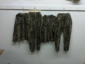 lot 581 image: Set of 3 Mens XL Camo Hunting Apparel - 100% Polyester