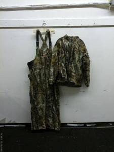 lot 582 image: Hush Hide Camouflage Hunting Suit - Size Unknown