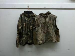 lot 585 image: Lot of 2 Browning Camo Jackets Zip-Up & Vest, Size 3XL3TG