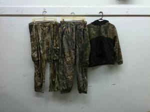 lot 594 image: Mens Camo Hunting Apparel Lot - Rocky and Cabelas - Jacket and 2 Pants - Size XL