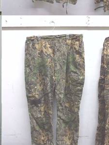 lot 595 image: Mossy Oak Camo Pants - Size Large