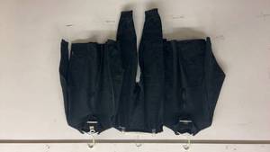 lot 564 image: Cabelas 2XL Tall Black Fleece Zip-Up Pullover and Black Leggings Set