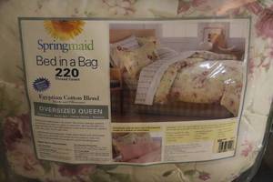 lot 131 image: Springmaid Over-Sized Queen Comforter Bedding Set 240 Thread Count