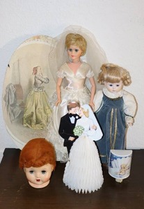 lot 138 image: Vintage Victorian Home Accents Dolls Etc