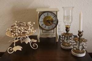 lot 139 image: Vintage Victorian Home Accents Tabletop Decor
