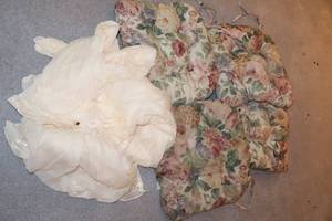 lot 140 image: Home Textiles Chairs Cushions and Sheer Window Treatments