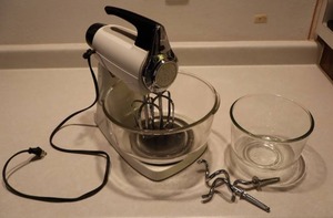 lot 151 image: Vintage Sunbeam 60th Anniversary Countertop Mixer