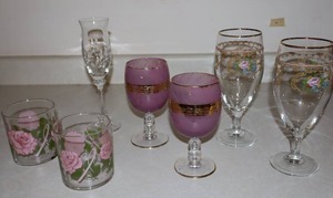 lot 152 image: MCM Mid-Century Hollywood Regency Interglass 24K Gold Italian Marbled Prince Of Florence Pink Goblet Wine Water Glass Set, Vintage Victorian-Style Stemware Avon Tumblers Etc