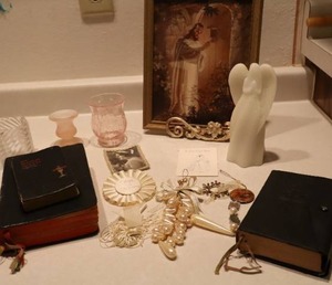 lot 103 image: Religious Print, Sunday Missal, Bible Etc