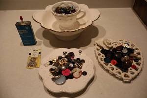 lot 155 image: Collectible Ceramic Serviceware, Vintage Buttons Etc