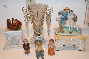 lot 157 image: Vintage Figurines Norman Rockwell Etc
