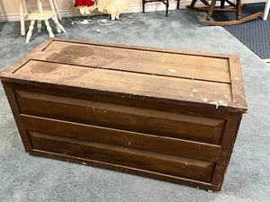 lot 185 image: Large Antique Wood Trunk