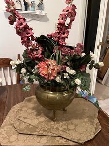 lot 168 image: Antiqued Brass Flower Pot Arrangement