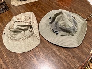 lot 163 image: Vtg. Columbia Sportswear Bucket Hat Full Circle Mesh OS Unisex Khaki wDuck Fish Pinback
