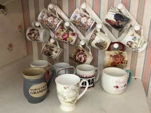 lot 192 image: Coffee Mug Collection
