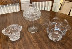 lot 190 image: Collectible Entertaining Crystal Service-Ware Dishes