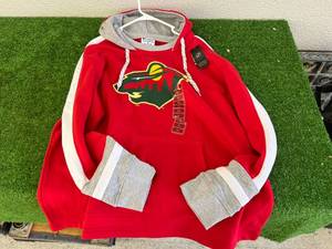 lot 26 image: New MN Wild Hoodie Size XL