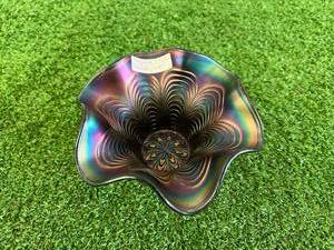 lot 52 image: Fenton Glass Peacock Tail Bowl