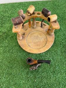 lot 54 image: Pipes & Pipe Holder